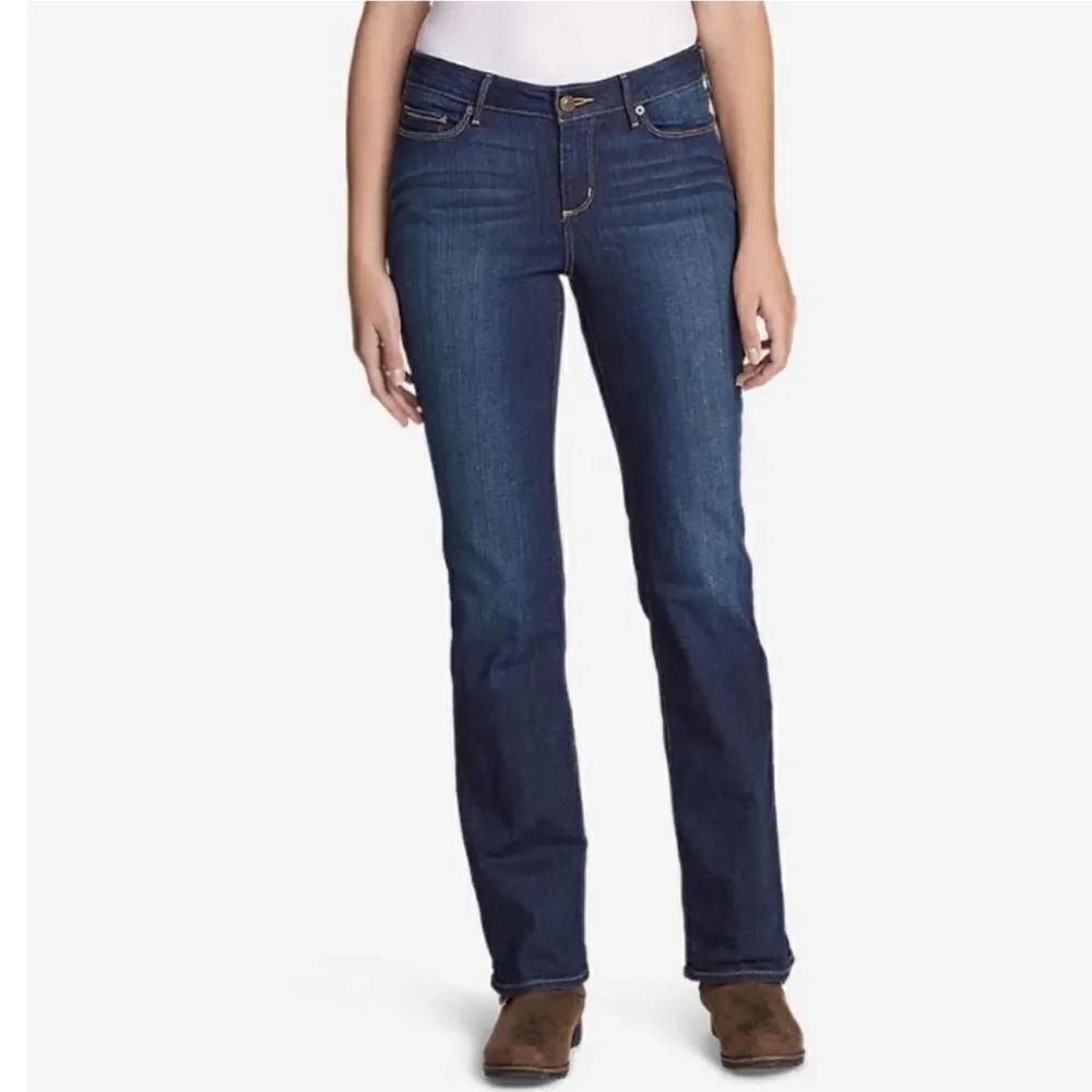 EDDIE Bauer dark wash Slightly Curvy Boot Cut specially dyed jeans size 2.